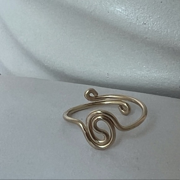 Artisan Toe Ring 14K Gold Yin Yang Design - Picture 2 of 13